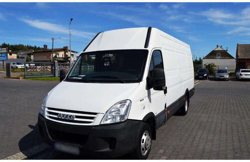 Iveco Daily 35C15 Furgon L4H3 Brygadówka 6-seater Doka Doubel Cabin - Minibús, Furgoneta de pasajeros: foto 2 Iveco Daily 35C15 Furgon L4H3 Brygadówka 6-seater Doka Doubel Cabin - Minibús, Furgoneta de pasajeros: foto 2