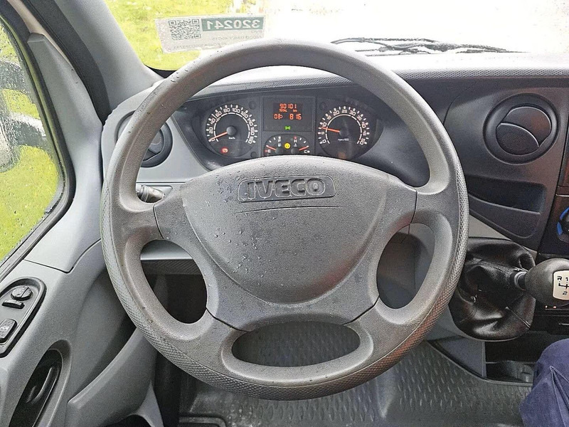 Furgoneta caja abierta, Camión grúa Iveco Daily 40C15 - Flatbed + crane: foto 10 Furgoneta caja abierta, Camión grúa Iveco Daily 40C15 - Flatbed + crane: foto 10