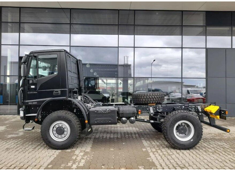 Iveco EuroCargo ML150E28WS - Camión chasis: foto 4 Iveco EuroCargo ML150E28WS - Camión chasis: foto 4