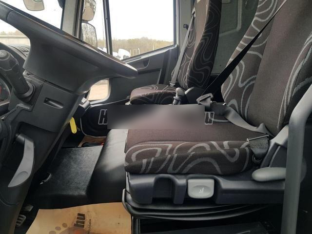 Iveco Eurocargo 180E28 - Camión transporte de ganado: foto 4 Iveco Eurocargo 180E28 - Camión transporte de ganado: foto 4