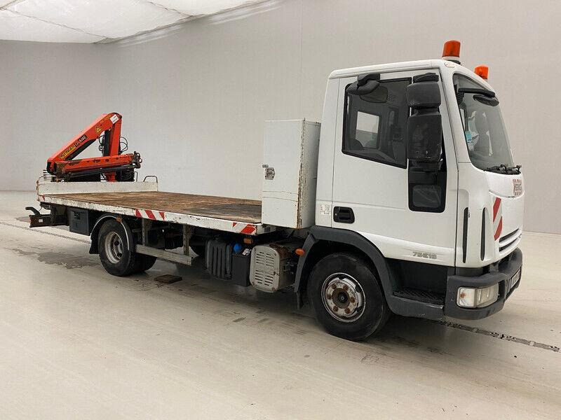 Iveco Eurocargo 75E18 - Camión caja abierta, Camión grúa: foto 2 Iveco Eurocargo 75E18 - Camión caja abierta, Camión grúa: foto 2