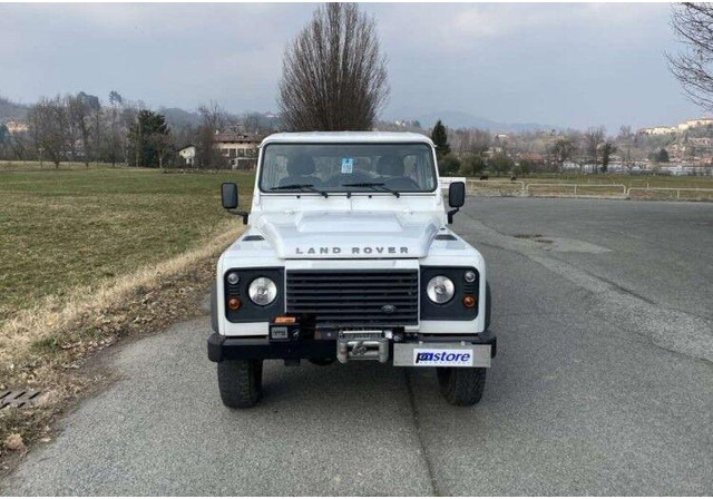 Land Rover Defender 110 - 2.2 Td4 4x4 Platós - Furgoneta caja abierta: foto 3 Land Rover Defender 110 - 2.2 Td4 4x4 Platós - Furgoneta caja abierta: foto 3
