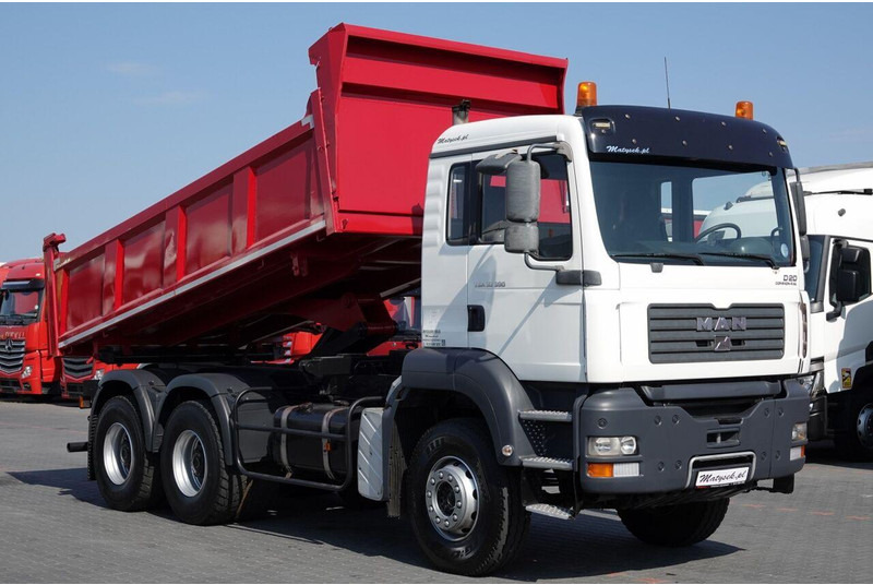 MAN TGA 33.390 / 6X4 / WYWROTKA 2 STRONNA / HYDROBURTA / MANUAL / SP - Camión volquete: foto 5 MAN TGA 33.390 / 6X4 / WYWROTKA 2 STRONNA / HYDROBURTA / MANUAL / SP - Camión volquete: foto 5