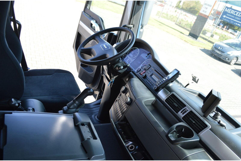 Camión caja cerrada MAN TGL 12.250 CONTAINER+LIFT 1500 kg: foto 15
