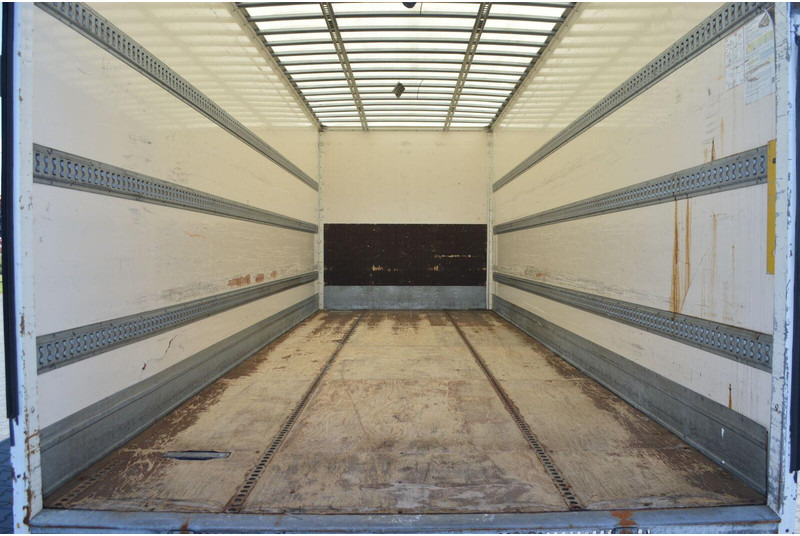 Camión caja cerrada MAN TGL 12.250 CONTAINER+LIFT 1500 kg: foto 9