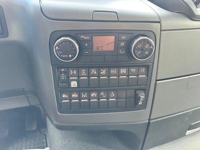 Camión caja abierta, Camión grúa MAN TGS 26.440 6x2 Flatbed + Crane Hiab 177 K: foto 18 Camión caja abierta, Camión grúa MAN TGS 26.440 6x2 Flatbed + Crane Hiab 177 K: foto 18