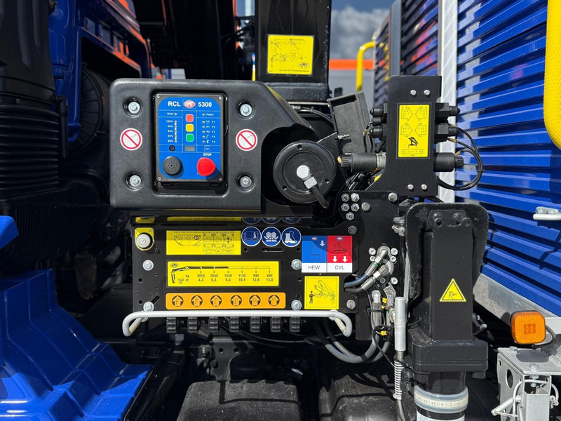 Camión caja abierta, Camión grúa MAN TGS TGX 26.360 / E6 / 143tys km !!! skrzynia + żuraw HMF / manua: foto 16