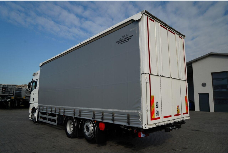 MAN TGX 26.470 / 6x2 / FIRANKA / SOLÓWKA / 6x2 / 120 m3 / OŚ PODNOSZ - Camión lona: foto 4 MAN TGX 26.470 / 6x2 / FIRANKA / SOLÓWKA / 6x2 / 120 m3 / OŚ PODNOSZ - Camión lona: foto 4