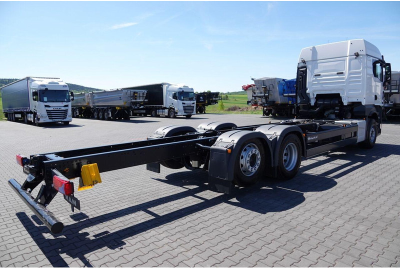 MAN TGX 26.520 / 6x2 / RAMA DŁ. 9,1M / OŚ PODNOSZONA / SKRĘTNA / DO - Camión chasis: foto 5 MAN TGX 26.520 / 6x2 / RAMA DŁ. 9,1M / OŚ PODNOSZONA / SKRĘTNA / DO - Camión chasis: foto 5