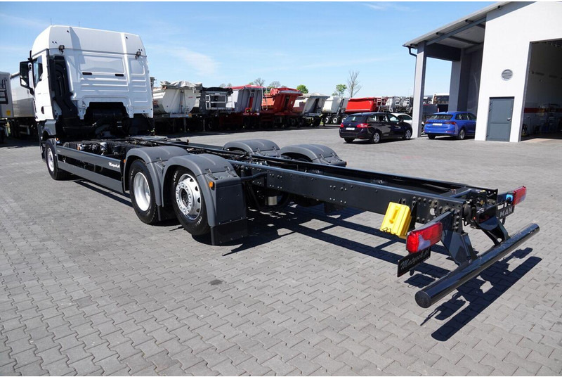 MAN TGX 26.520 / 6x2 / RAMA DŁ. 9,1M / OŚ PODNOSZONA / SKRĘTNA / DO - Camión chasis: foto 3 MAN TGX 26.520 / 6x2 / RAMA DŁ. 9,1M / OŚ PODNOSZONA / SKRĘTNA / DO - Camión chasis: foto 3