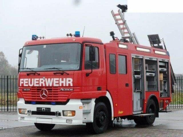 Mercedes-Benz ACTROS 1835 Feuerwehr 2080 L Fire Unit !! - Camión de bomberos: foto 2 Mercedes-Benz ACTROS 1835 Feuerwehr 2080 L Fire Unit !! - Camión de bomberos: foto 2