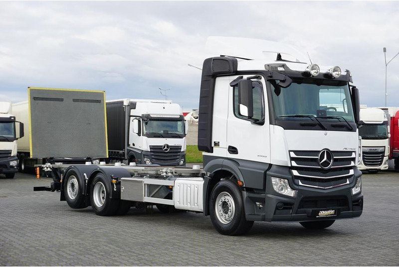 Mercedes-Benz ACTROS / 2553 / ACC / E 6 / BDF + WINDA / 7.15 , 7.45, 7.82 M / - Camión chasis: foto 1 Mercedes-Benz ACTROS / 2553 / ACC / E 6 / BDF + WINDA / 7.15 , 7.45, 7.82 M / - Camión chasis: foto 1