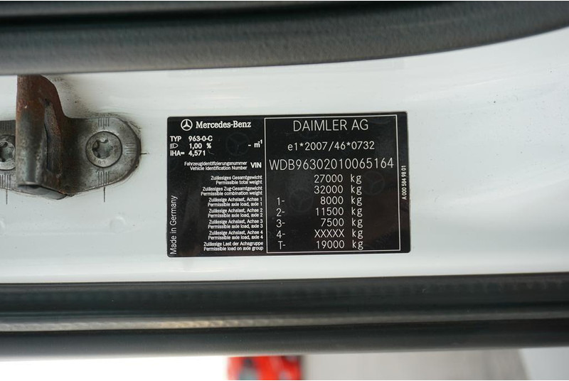 Camión portacontenedore/ Intercambiable Mercedes-Benz ANTOS / 2535 / ACC / E 6 / BDF + WINDA / 7.15 , 7.45, 7.82 M / O: foto 11 Camión portacontenedore/ Intercambiable Mercedes-Benz ANTOS / 2535 / ACC / E 6 / BDF + WINDA / 7.15 , 7.45, 7.82 M / O: foto 11