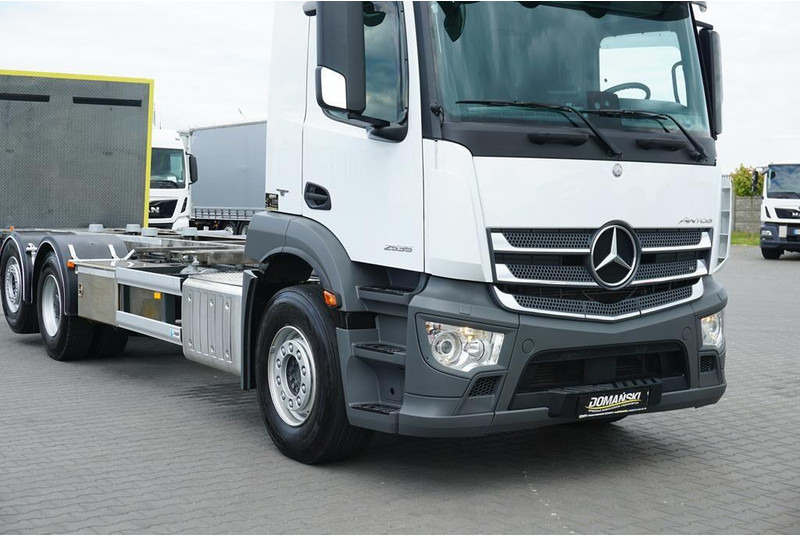 Camión portacontenedore/ Intercambiable Mercedes-Benz ANTOS / 2535 / ACC / E 6 / BDF + WINDA / 7.15 , 7.45, 7.82 M / O: foto 20 Camión portacontenedore/ Intercambiable Mercedes-Benz ANTOS / 2535 / ACC / E 6 / BDF + WINDA / 7.15 , 7.45, 7.82 M / O: foto 20
