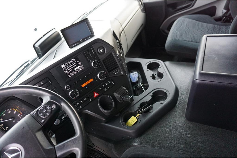 Camión portacontenedore/ Intercambiable Mercedes-Benz ANTOS / 2535 / ACC / E 6 / BDF + WINDA / 7.15 , 7.45, 7.82 M / O: foto 9 Camión portacontenedore/ Intercambiable Mercedes-Benz ANTOS / 2535 / ACC / E 6 / BDF + WINDA / 7.15 , 7.45, 7.82 M / O: foto 9