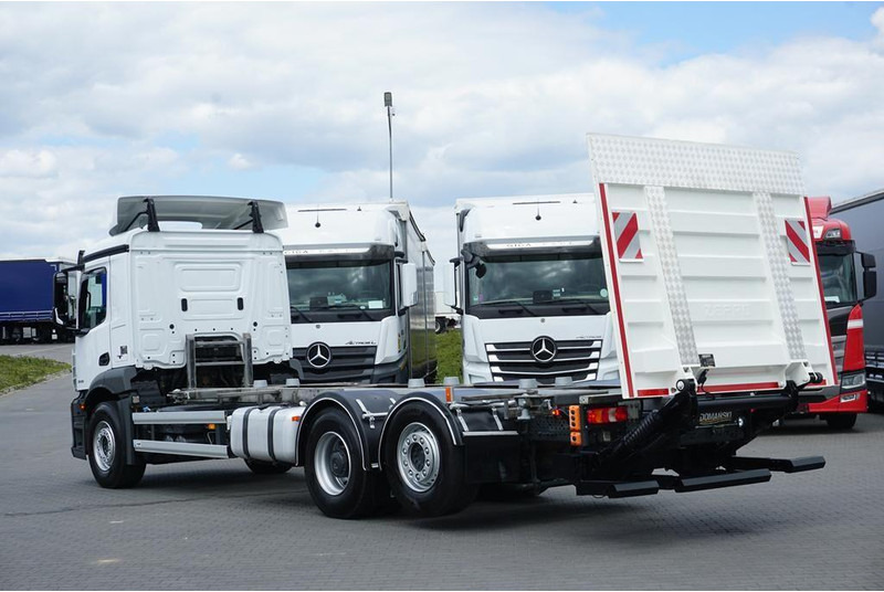 Camión portacontenedore/ Intercambiable Mercedes-Benz ANTOS / 2535 / ACC / E 6 / BDF + WINDA / 7.15 , 7.45, 7.82 M / O: foto 6 Camión portacontenedore/ Intercambiable Mercedes-Benz ANTOS / 2535 / ACC / E 6 / BDF + WINDA / 7.15 , 7.45, 7.82 M / O: foto 6