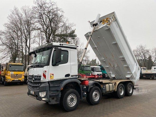 Mercedes-Benz AROCS 3743 - Camión volquete: foto 1 Mercedes-Benz AROCS 3743 - Camión volquete: foto 1