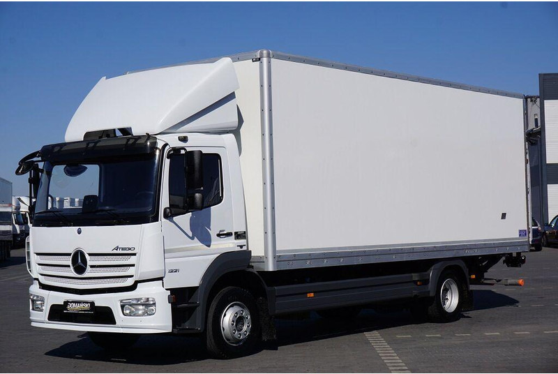 Mercedes-Benz ATEGO / 1221 / ACC / EURO 6 / KONTENER + WINDA / 17 PALET - Camión caja cerrada: foto 2 Mercedes-Benz ATEGO / 1221 / ACC / EURO 6 / KONTENER + WINDA / 17 PALET - Camión caja cerrada: foto 2