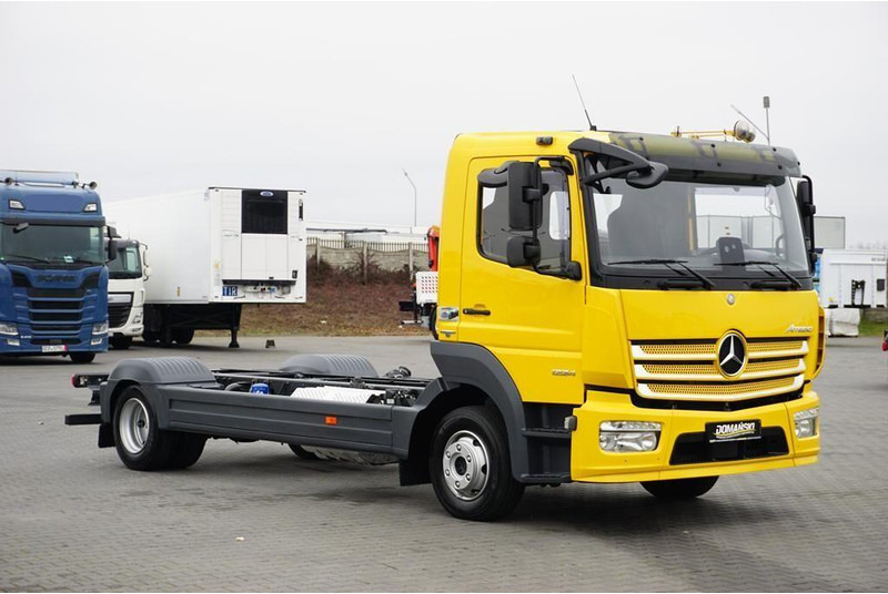 Mercedes-Benz ATEGO / 1224 / ACC / EURO 6 / PODWOZIE DO ZABUDOWY / DŁ. 4,8 M - Camión chasis: foto 1 Mercedes-Benz ATEGO / 1224 / ACC / EURO 6 / PODWOZIE DO ZABUDOWY / DŁ. 4,8 M - Camión chasis: foto 1