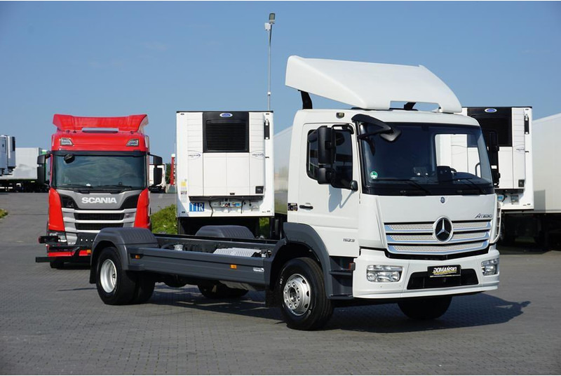 Mercedes-Benz ATEGO / 1523 / ACC / EURO 6 / PODWOZIE DO ZABUDOWY / DŁ. 6,75 M - Camión chasis: foto 1 Mercedes-Benz ATEGO / 1523 / ACC / EURO 6 / PODWOZIE DO ZABUDOWY / DŁ. 6,75 M - Camión chasis: foto 1