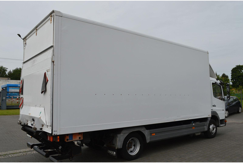 Mercedes-Benz ATEGO 816 CONTAINER+LIFT EURO 5 - Camión caja cerrada: foto 4 Mercedes-Benz ATEGO 816 CONTAINER+LIFT EURO 5 - Camión caja cerrada: foto 4