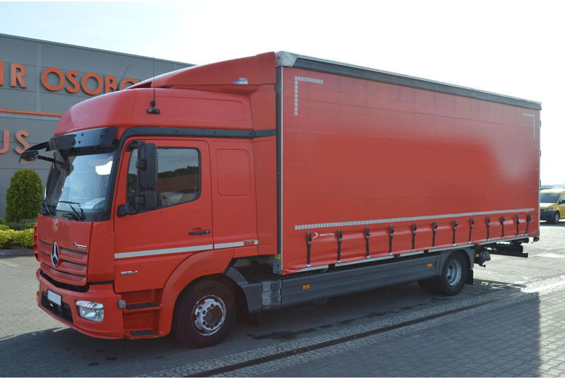 Mercedes-Benz ATEGO 824 EURO 6 1.HAND CURTAINE TILT - Camión lona: foto 2 Mercedes-Benz ATEGO 824 EURO 6 1.HAND CURTAINE TILT - Camión lona: foto 2