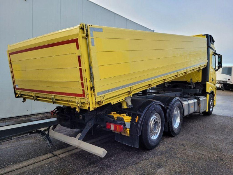 Mercedes-Benz Actros 2551 - Camión volquete: foto 3 Mercedes-Benz Actros 2551 - Camión volquete: foto 3