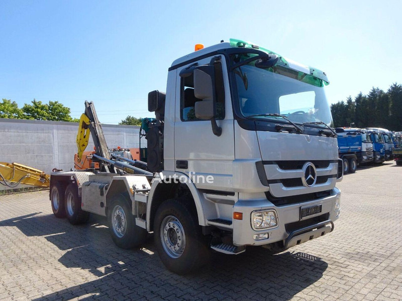 Mercedes-Benz Actros 3244 - Hook lift truck 8x4 - Camión multibasculante, Camión grúa: foto 2 Mercedes-Benz Actros 3244 - Hook lift truck 8x4 - Camión multibasculante, Camión grúa: foto 2