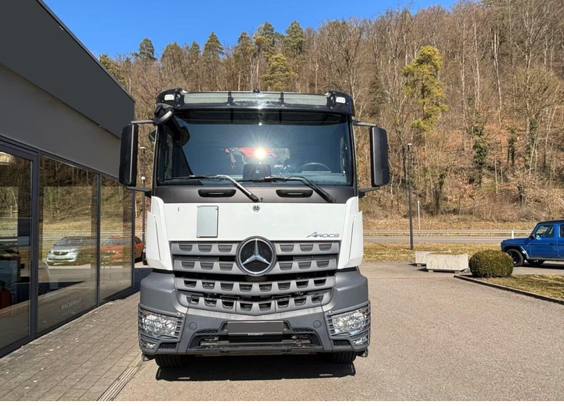 Mercedes-Benz Arocs 1840 - 3 way tipper truck + crane - Camión volquete, Camión grúa: foto 5 Mercedes-Benz Arocs 1840 - 3 way tipper truck + crane - Camión volquete, Camión grúa: foto 5