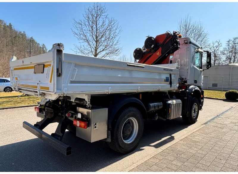 Mercedes-Benz Arocs 1840 - 3 way tipper truck + crane - Camión volquete, Camión grúa: foto 3 Mercedes-Benz Arocs 1840 - 3 way tipper truck + crane - Camión volquete, Camión grúa: foto 3