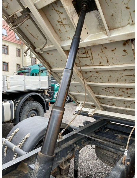 Camión volquete Mitsubishi Fuso 4x4 3 way tipper: foto 6