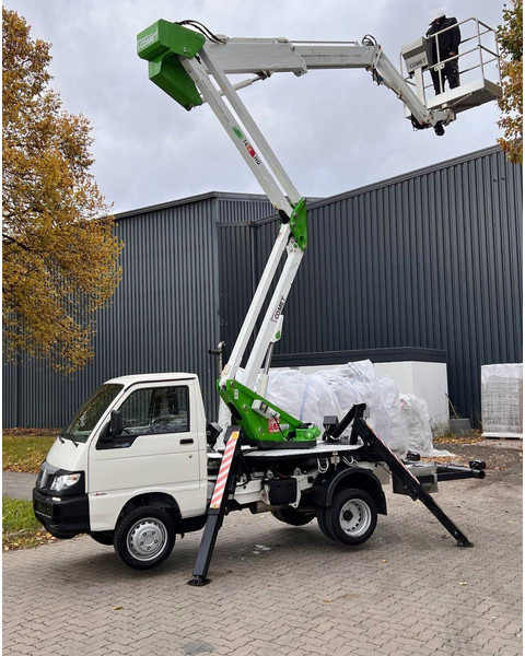 Piaggio Porter Maxxi COMET E50-2007 12 m - Camión con plataforma elevadora: foto 3 Piaggio Porter Maxxi COMET E50-2007 12 m - Camión con plataforma elevadora: foto 3