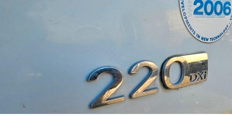 Renault MIDLUM 220 Dxi - Road sweeper truck - Barredora vial: foto 5 Renault MIDLUM 220 Dxi - Road sweeper truck - Barredora vial: foto 5