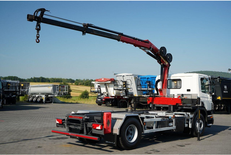 Scania P 280 / 4X2 / SIŁOWNIK DO WYWROTU / + HDS HMF 635 / UDŹWIG 1 500 - Camión volquete: foto 4 Scania P 280 / 4X2 / SIŁOWNIK DO WYWROTU / + HDS HMF 635 / UDŹWIG 1 500 - Camión volquete: foto 4