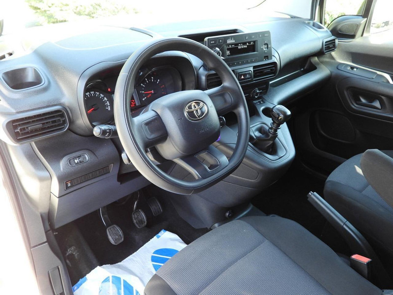 Toyota PROACE CITY  FURGON CHŁODNIA  -15*C ZASILANIE 230V TEMPOMAT KLIM - Furgoneta frigorifica: foto 2 Toyota PROACE CITY  FURGON CHŁODNIA  -15*C ZASILANIE 230V TEMPOMAT KLIM - Furgoneta frigorifica: foto 2