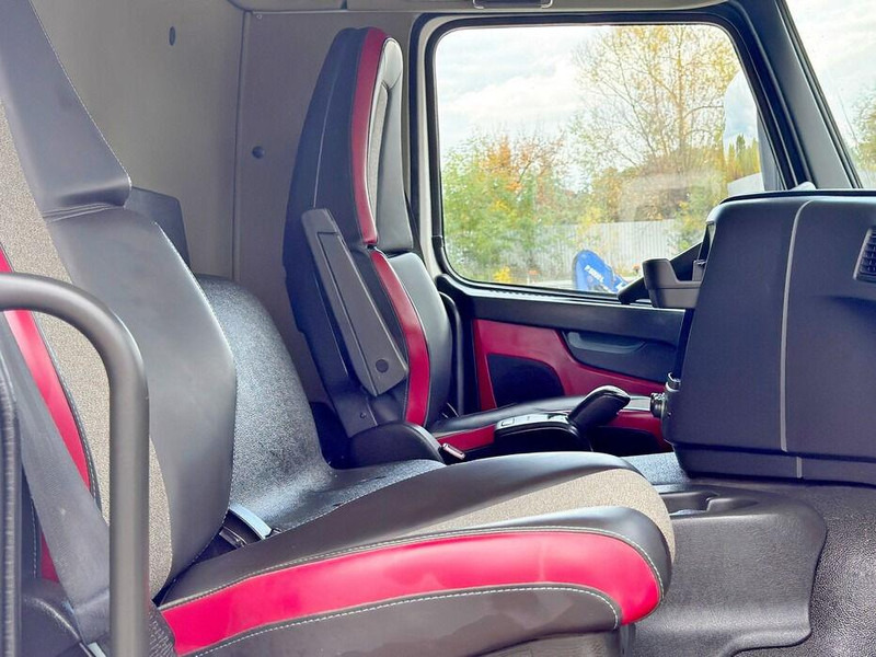 Camión volquete Volvo FM x 460 Kipper *BORDMATIC *8x4: foto 12