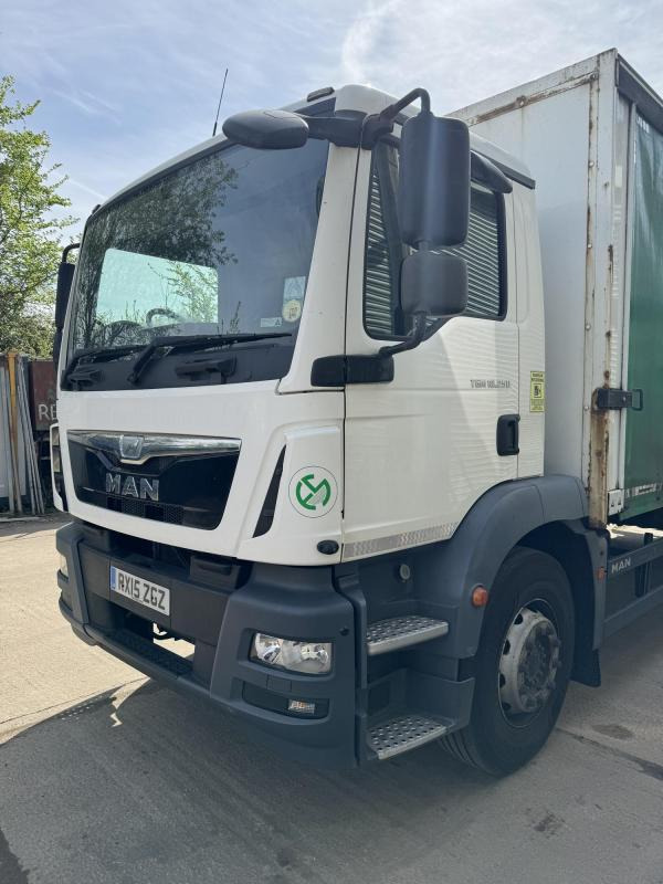 M.A.N TGM 18-250 Curtainsider - Camión lona: foto 2 M.A.N TGM 18-250 Curtainsider - Camión lona: foto 2