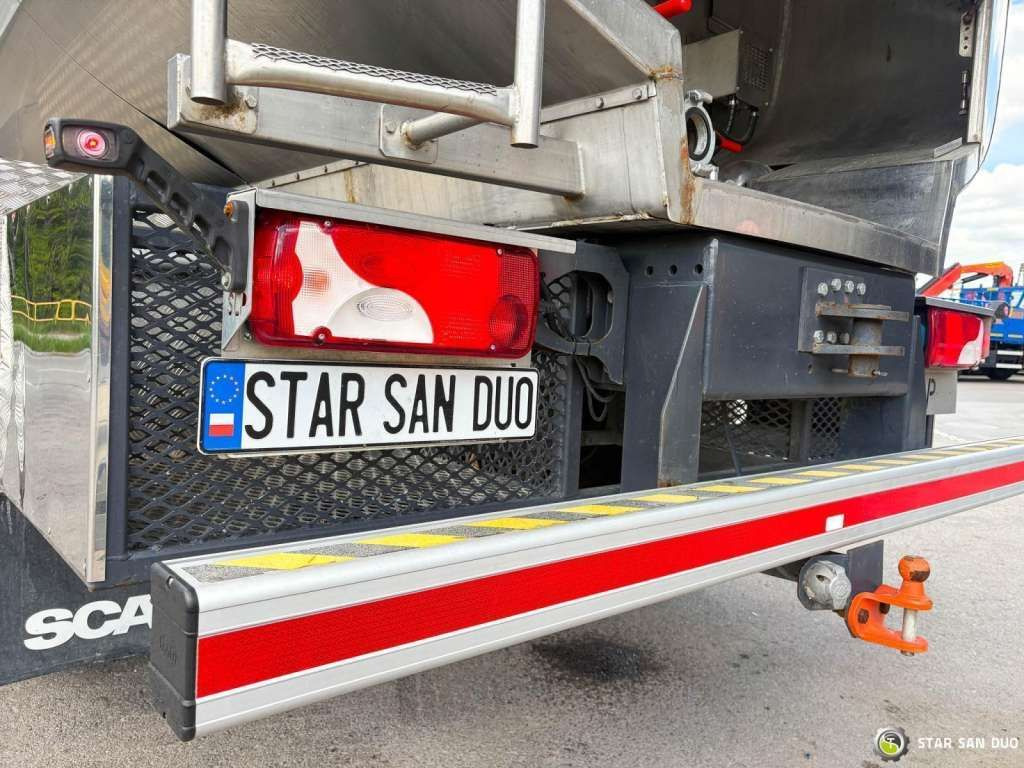 Camión Scania  D 320 FIRE BRIGADE Tank 12,000 Litres: foto 18