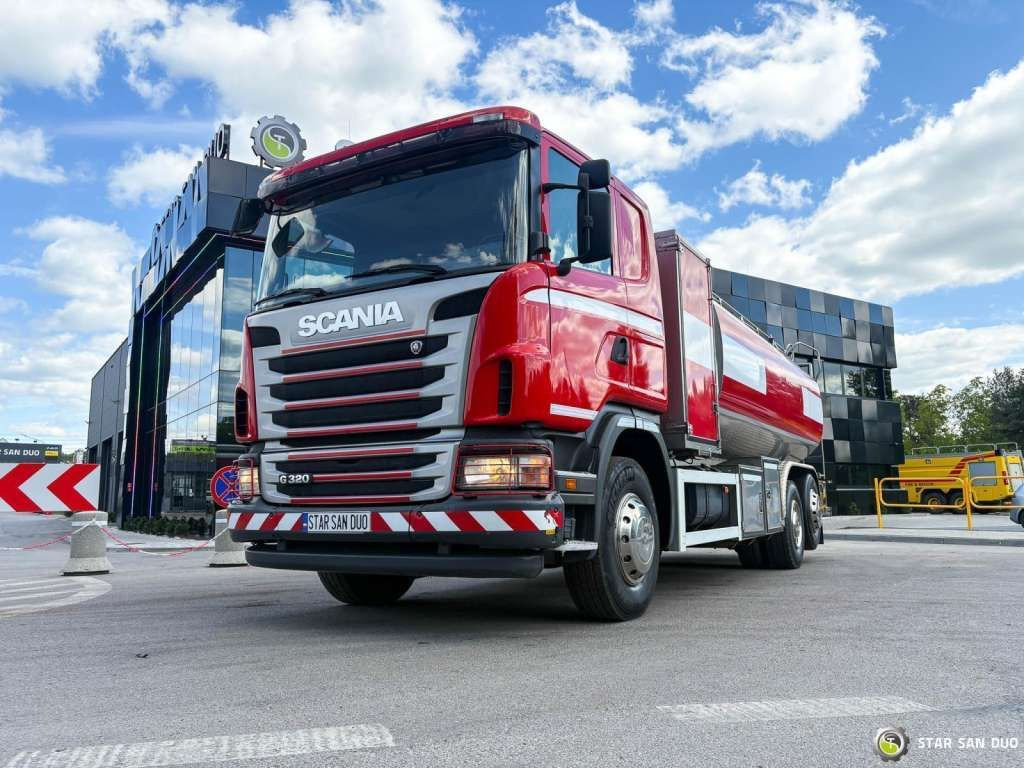 Camión Scania  D 320 FIRE BRIGADE Tank 12,000 Litres: foto 21