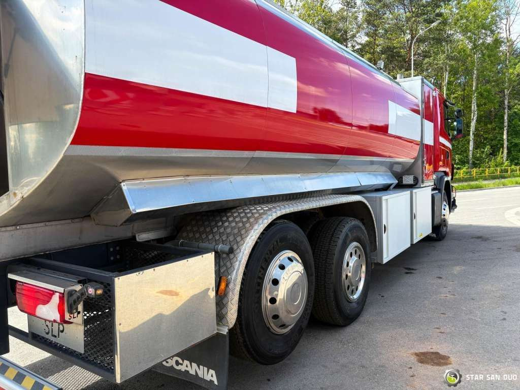 Camión Scania  D 320 FIRE BRIGADE Tank 12,000 Litres: foto 16