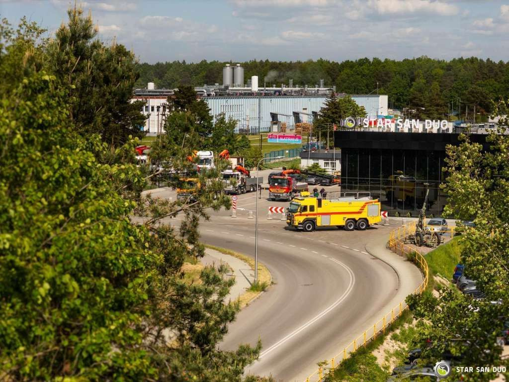 Volvo  FM 460 6x6 Rosenbauer Fire Truck LSP Water Tank - Camión: foto 4 Volvo  FM 460 6x6 Rosenbauer Fire Truck LSP Water Tank - Camión: foto 4