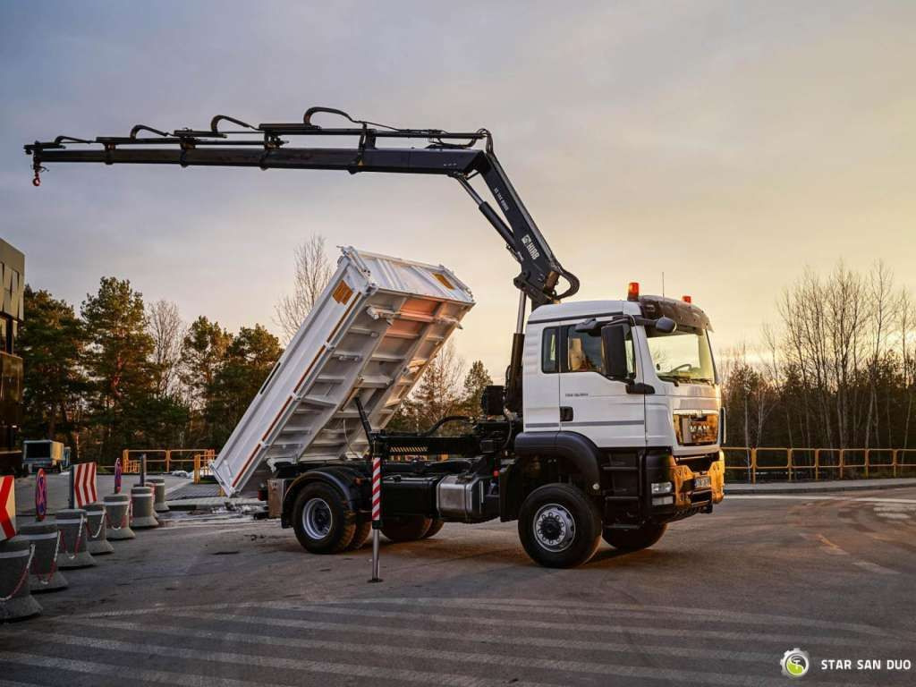 MAN TGS 18.360 4x4 HIAB 144 E-4 Crane Kipper MAN TGS 18.360 4x4 HIAB 144 E-4 Crane Kipper - Camión volquete: foto 3 MAN TGS 18.360 4x4 HIAB 144 E-4 Crane Kipper MAN TGS 18.360 4x4 HIAB 144 E-4 Crane Kipper - Camión volquete: foto 3