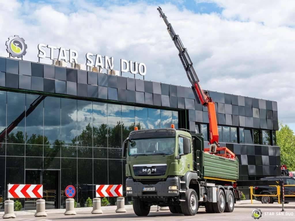 MAN TGS 35.480 PALFINGER PK 20002 HDS Grapple Tippe - Camión grúa: foto 2 MAN TGS 35.480 PALFINGER PK 20002 HDS Grapple Tippe - Camión grúa: foto 2