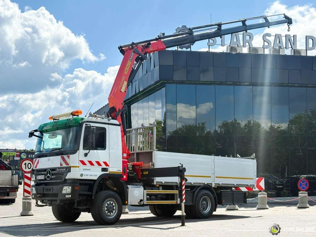 Mercedes-Benz ACTROS 2044A 4x4 Palfinger PK 20002 hds Crane - Camión grúa: foto 1 Mercedes-Benz ACTROS 2044A 4x4 Palfinger PK 20002 hds Crane - Camión grúa: foto 1