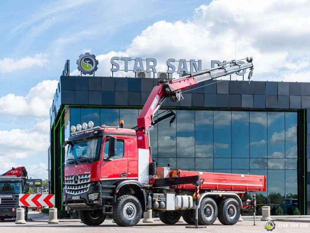 Mercedes-Benz AROCS 3345 6x6 HMF 3220 Winch Crane tipper - Camión grúa: foto 3 Mercedes-Benz AROCS 3345 6x6 HMF 3220 Winch Crane tipper - Camión grúa: foto 3