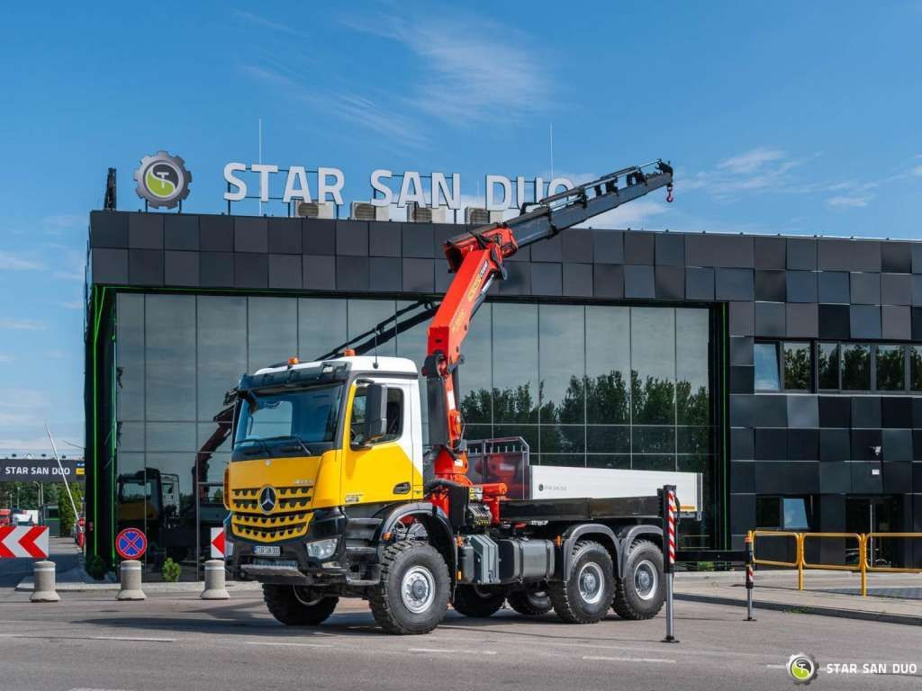 Mercedes-Benz AROCS 3345 6x6 PALFINGER PK 33002 Euro 6 Crane - Camión grúa: foto 4 Mercedes-Benz AROCS 3345 6x6 PALFINGER PK 33002 Euro 6 Crane - Camión grúa: foto 4