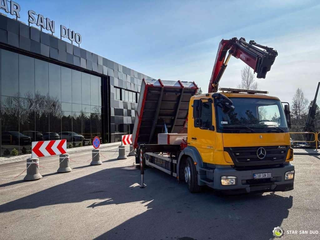 Mercedes-Benz AXOR 1824 4x2 HMF 975 HDS Crane Rotator Kipper Mercedes-Benz AXOR 1824 4x2 HMF 975 HDS Crane Rotator Kipper - Camión grúa, Camión volquete: foto 2 Mercedes-Benz AXOR 1824 4x2 HMF 975 HDS Crane Rotator Kipper Mercedes-Benz AXOR 1824 4x2 HMF 975 HDS Crane Rotator Kipper - Camión grúa, Camión volquete: foto 2