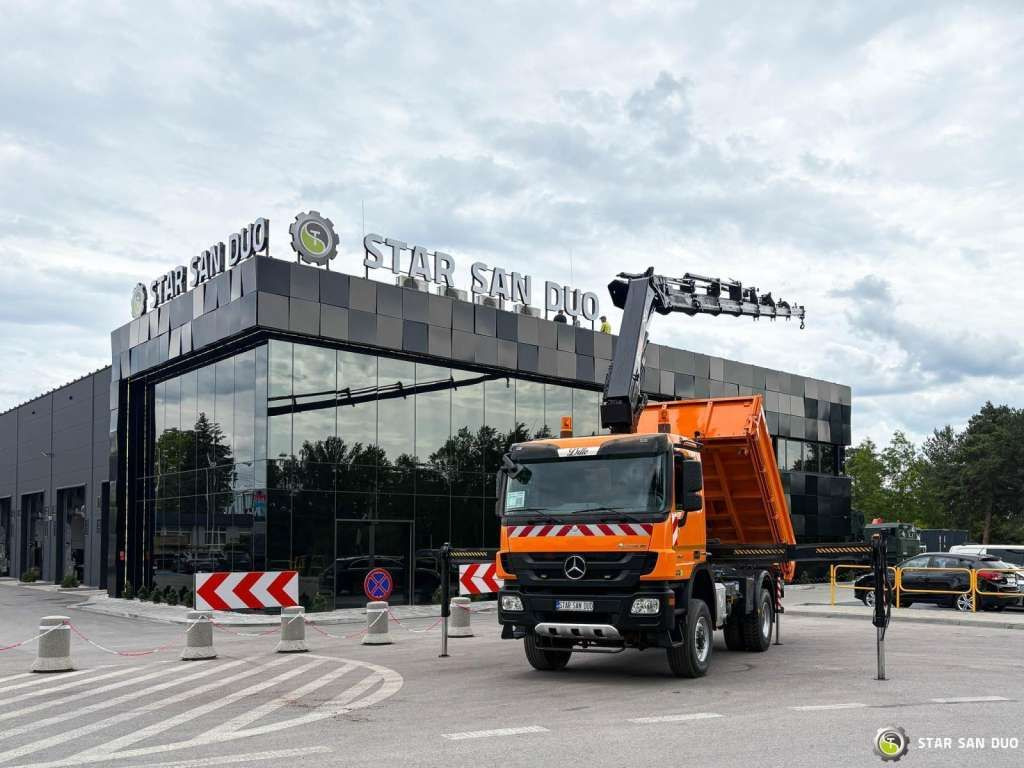 Mercedes-Benz  Actros 1841 AK 4x4 Hiab 288E-7 Crane Kipper - Camión volquete: foto 2 Mercedes-Benz  Actros 1841 AK 4x4 Hiab 288E-7 Crane Kipper - Camión volquete: foto 2