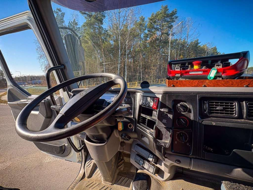 Leasing de  Renault  KERAX 270 4x4 PALFINGER PK 16502 CRANE WINCH Renault  KERAX 270 4x4 PALFINGER PK 16502 CRANE WINCH: foto 25