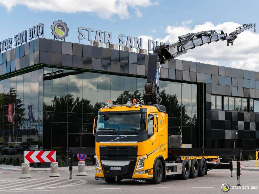 Volvo FH 540 8x4 HMF 6020 Fly Jib Winch - Camión grúa: foto 1 Volvo FH 540 8x4 HMF 6020 Fly Jib Winch - Camión grúa: foto 1